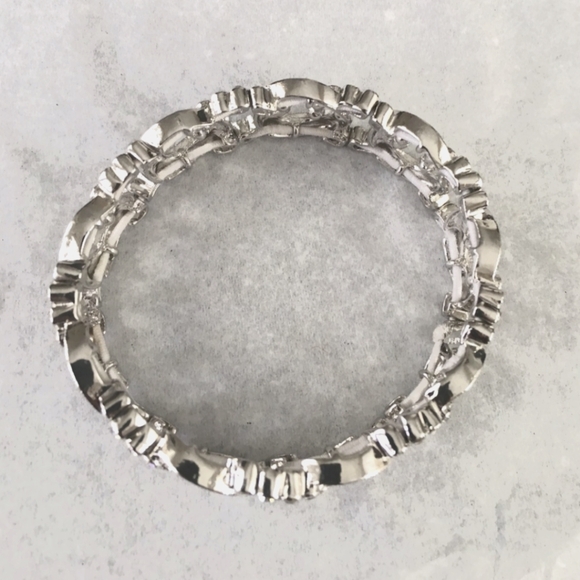 🩶🐈‍⬛🩶 Awesome Interlocking Circle Rhinestone Stretch Bracelet - Picture 4 of 5